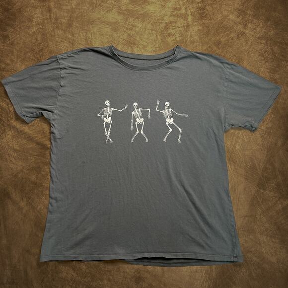 Dancing Skeletons Graphic T-Shirt Gray White Short Sleeve Goth Halloween Casual - Picture 1 of 8